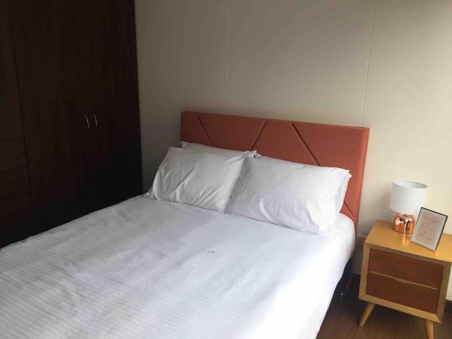 Con Terraza Privada- Clinica Reina Sofia Apartment *