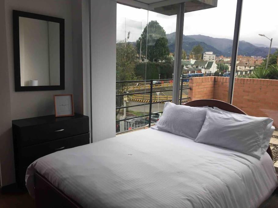 Apartment Con Terraza Privada- Clinica Reina Sofia