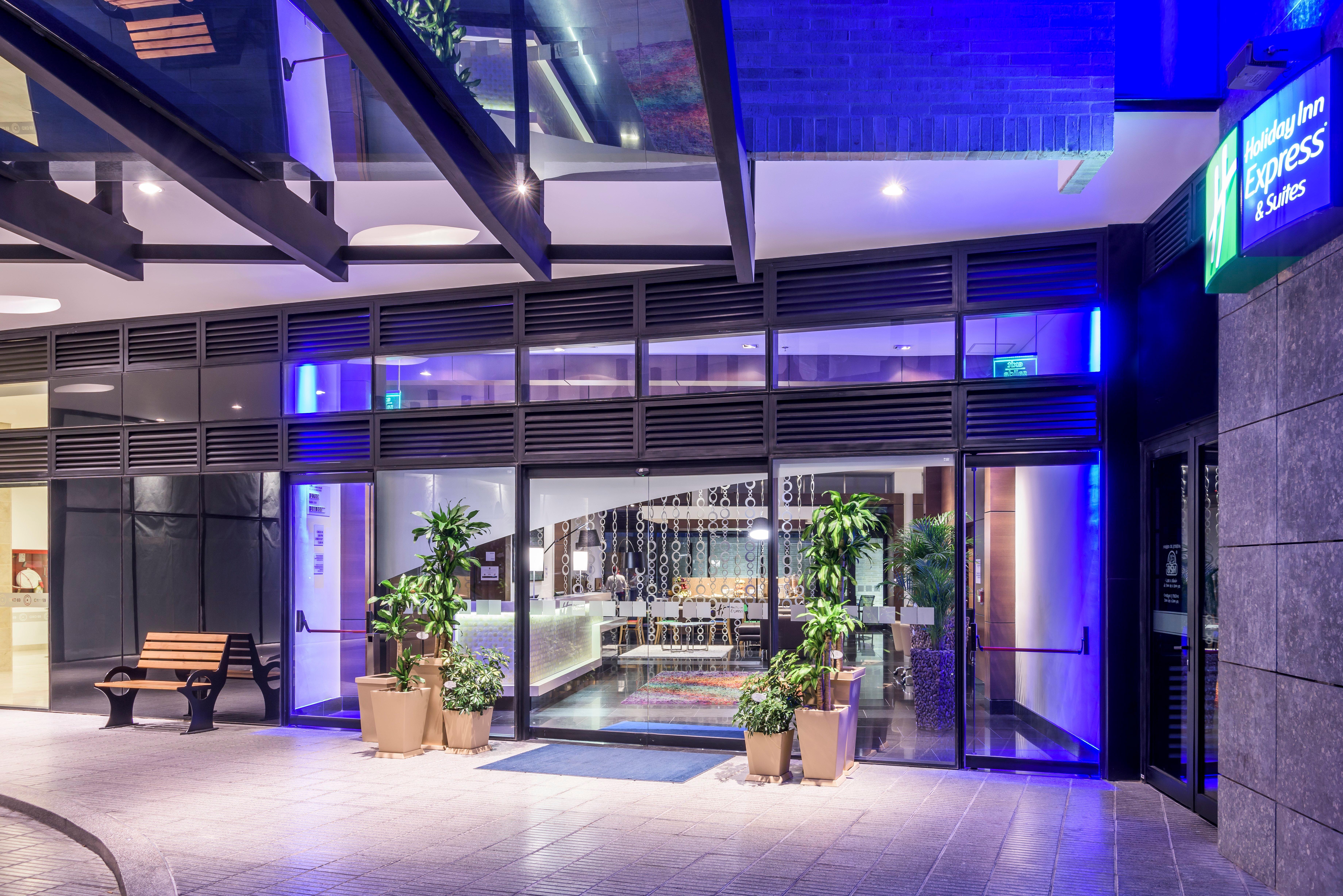 Express & Zona Financiera By Ihg