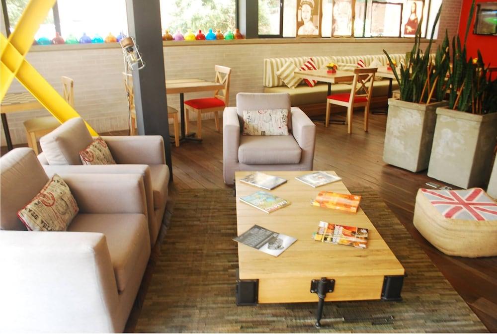 Mika Hotel 3*