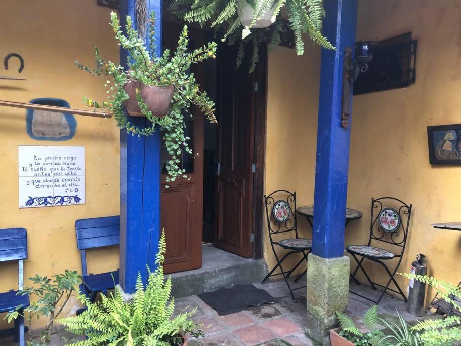 La Casa Azul Del Ventorrillo: Hospedaje Historico Bogota