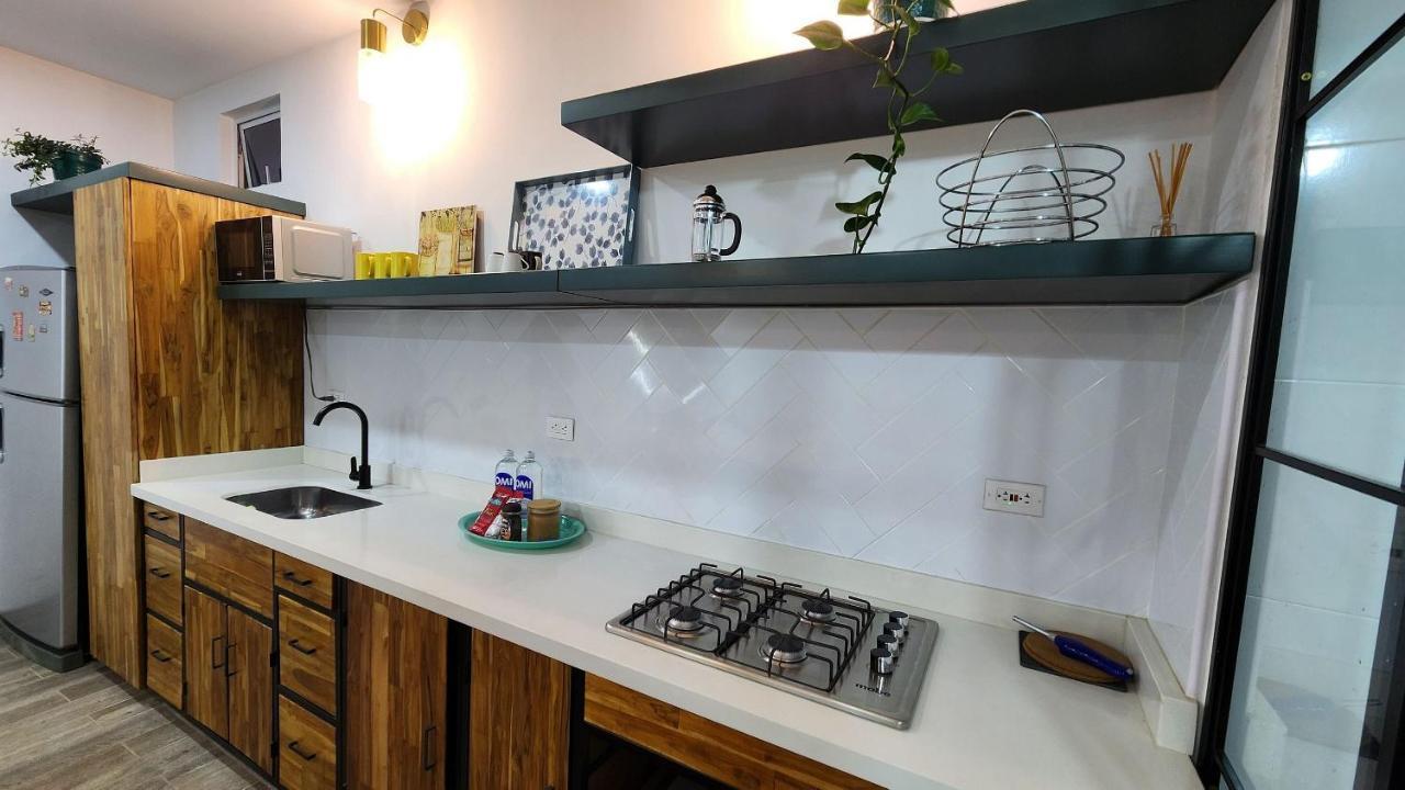 Muy Cerca Del Aeropuerto Nuevo Familiar Lindo Y Acogedor Apartamento *