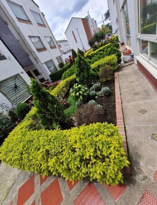 Villa En Bogota, Hermosa Casa Encanto A 5 Minutos Del Aeropuerto *