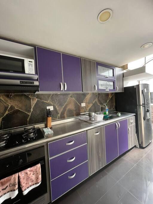 En Bogota, Hermosa Casa Encanto A 5 Minutos Del Aeropuerto Villa