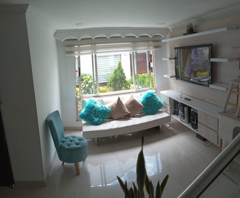 En Bogota, Hermosa Casa Encanto A 5 Minutos Del Aeropuerto Villa