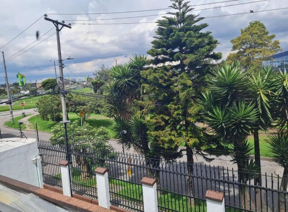 En Bogota, Hermosa Casa Encanto A 5 Minutos Del Aeropuerto *