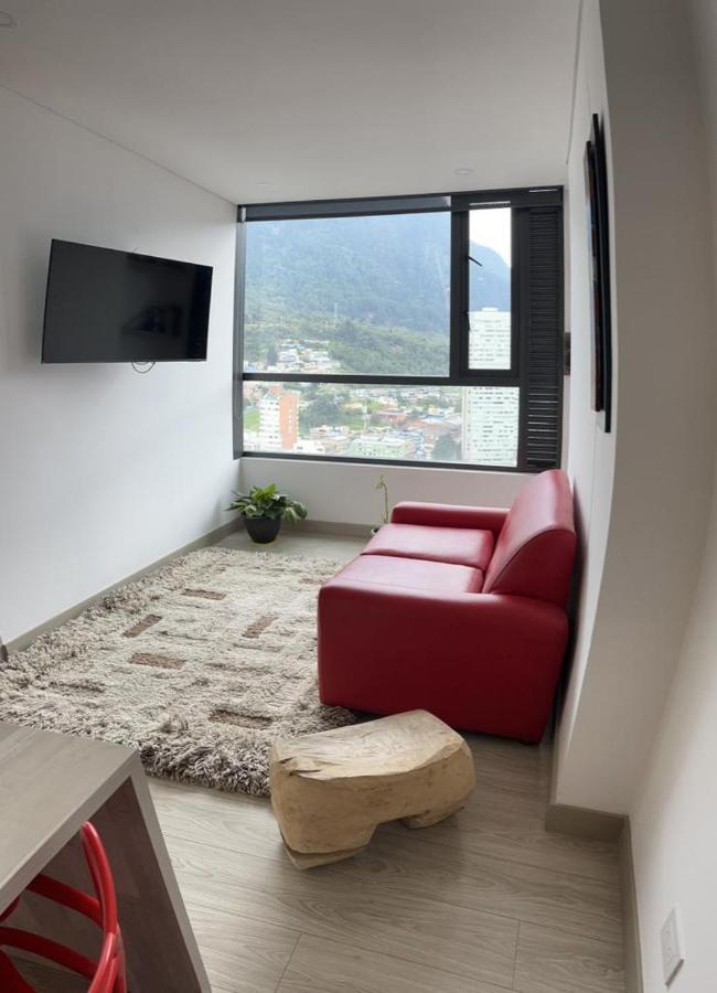 En Torre Barcelona Ve Monserrate Lado The Spotty *