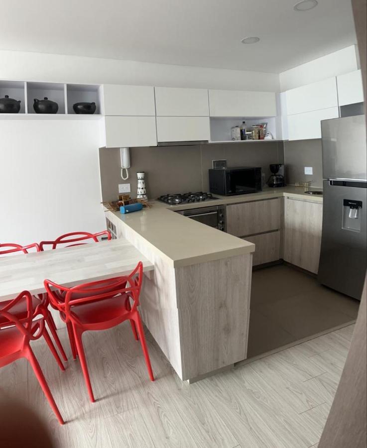 En Torre Barcelona Ve Monserrate Lado The Spotty Apartment *