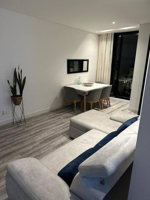 Apartamento Completo Totalmente Dotado, Cama King * Bogota
