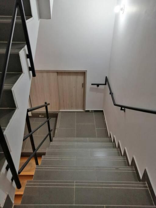 Apartamento Bien Ubicado, Comodo Y Funcional *