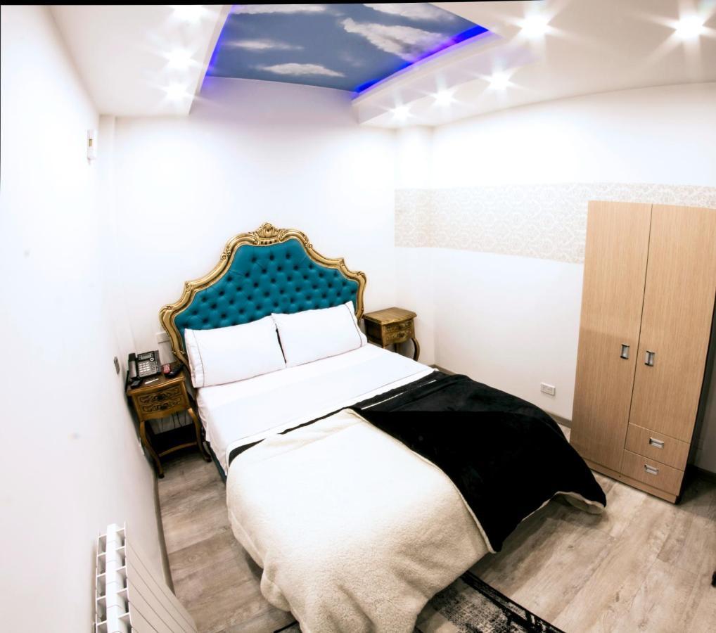 Von Astorian Hotel 4*