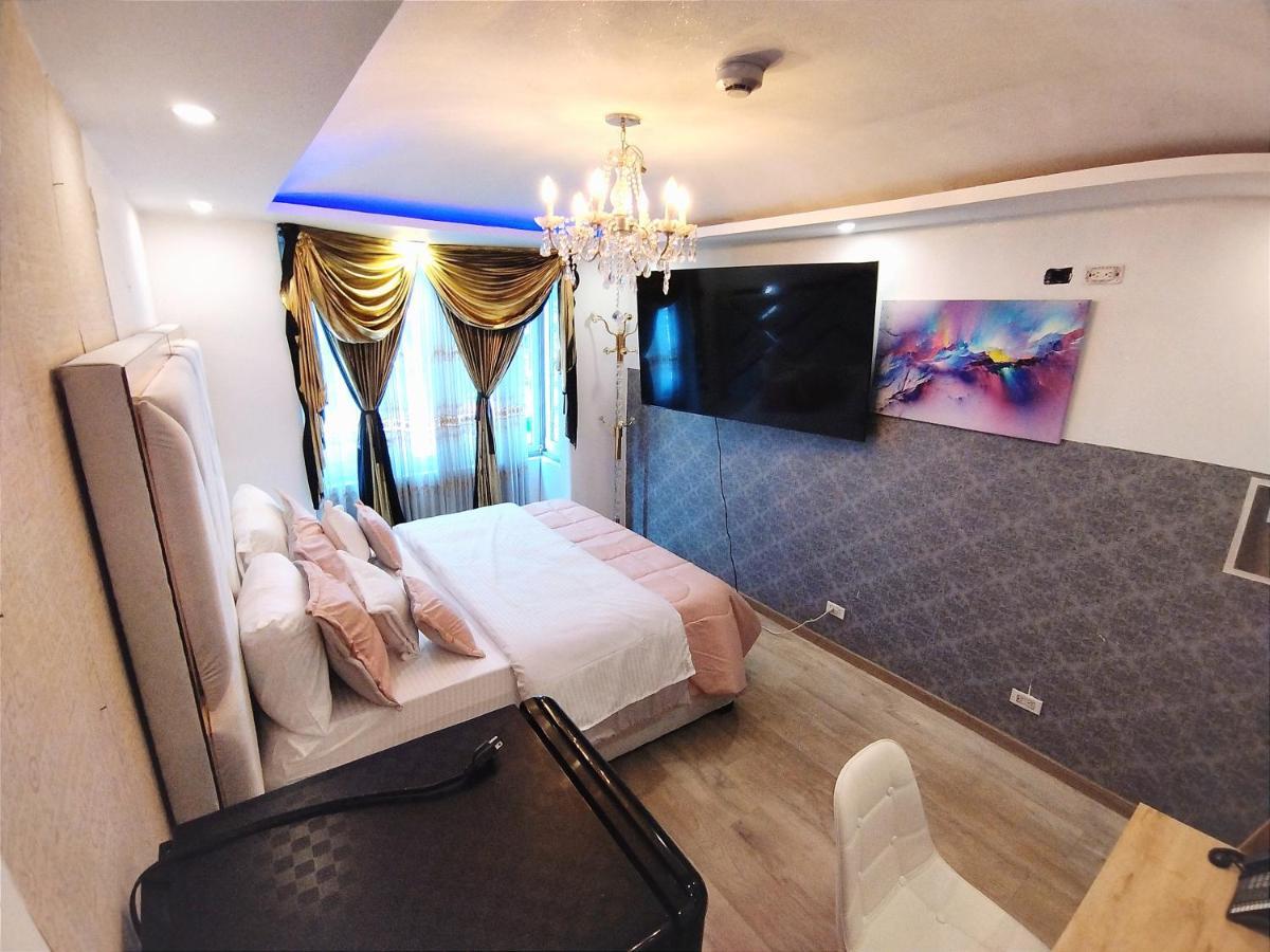 Von Astorian Hotel 4*