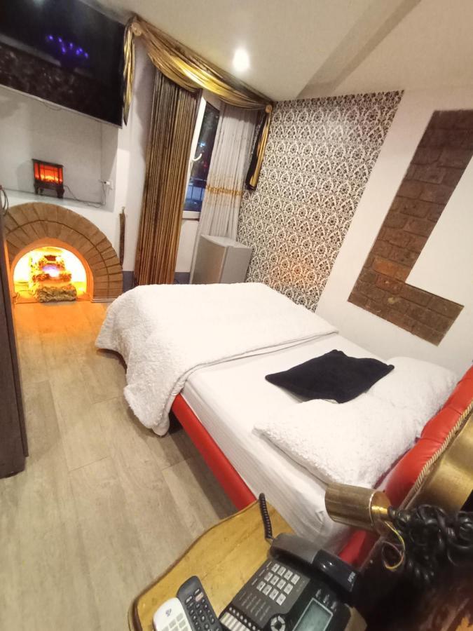 Von Astorian Hotel