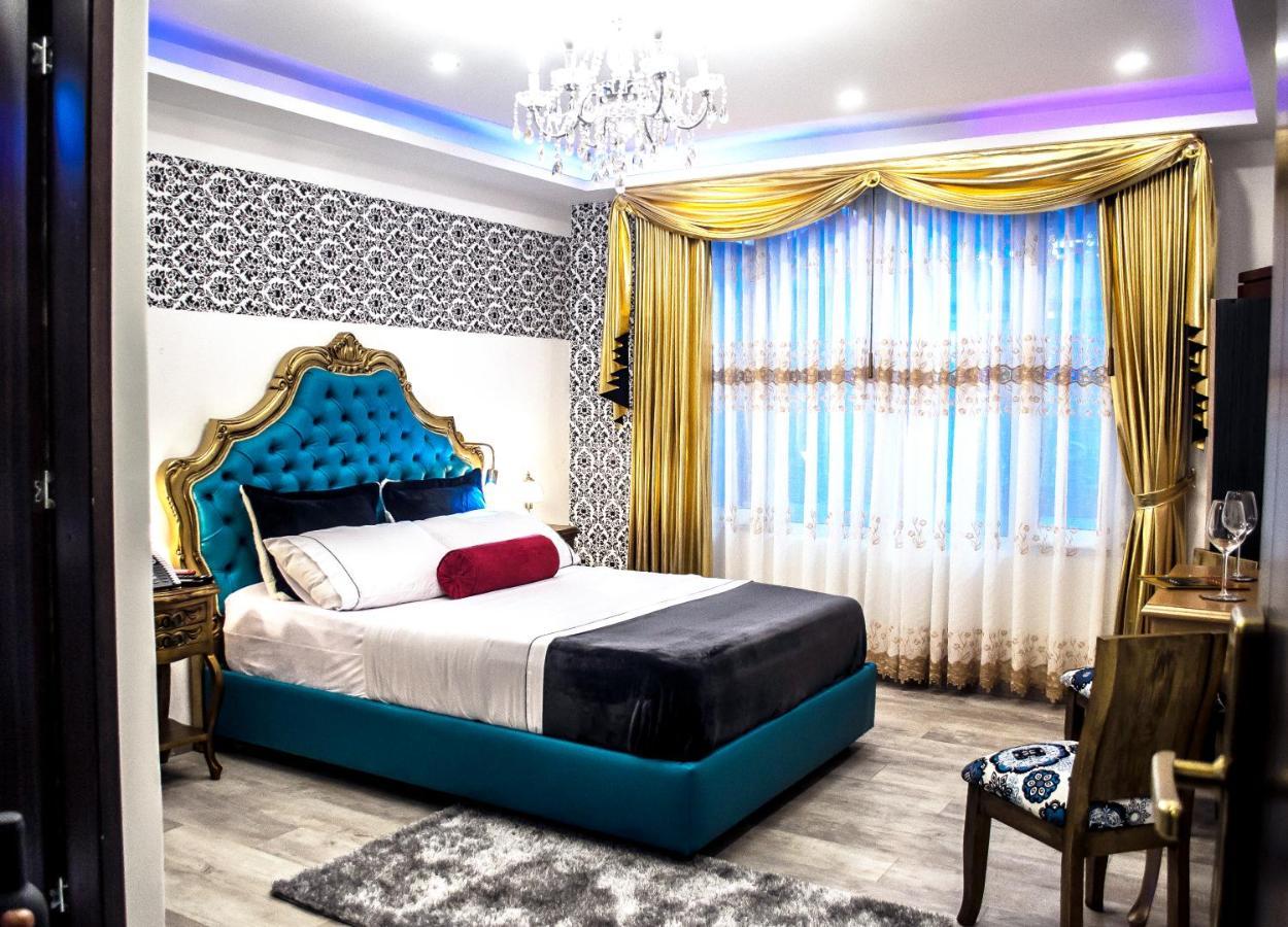 Von Astorian Hotel