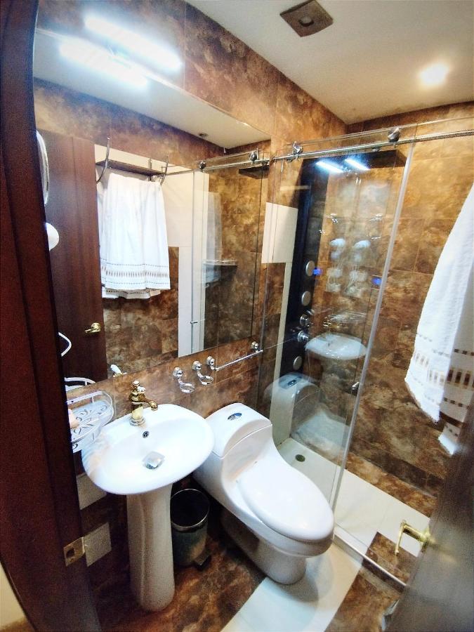 Hotel Von Astorian 4*