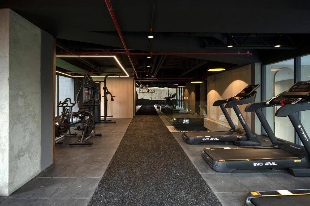 Luxury Flat/pool/auto Check In Apartment *