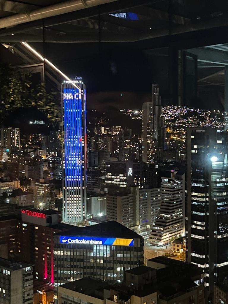 En Torre Barcelona Ve Monserrate Lado The Spotty Bogota