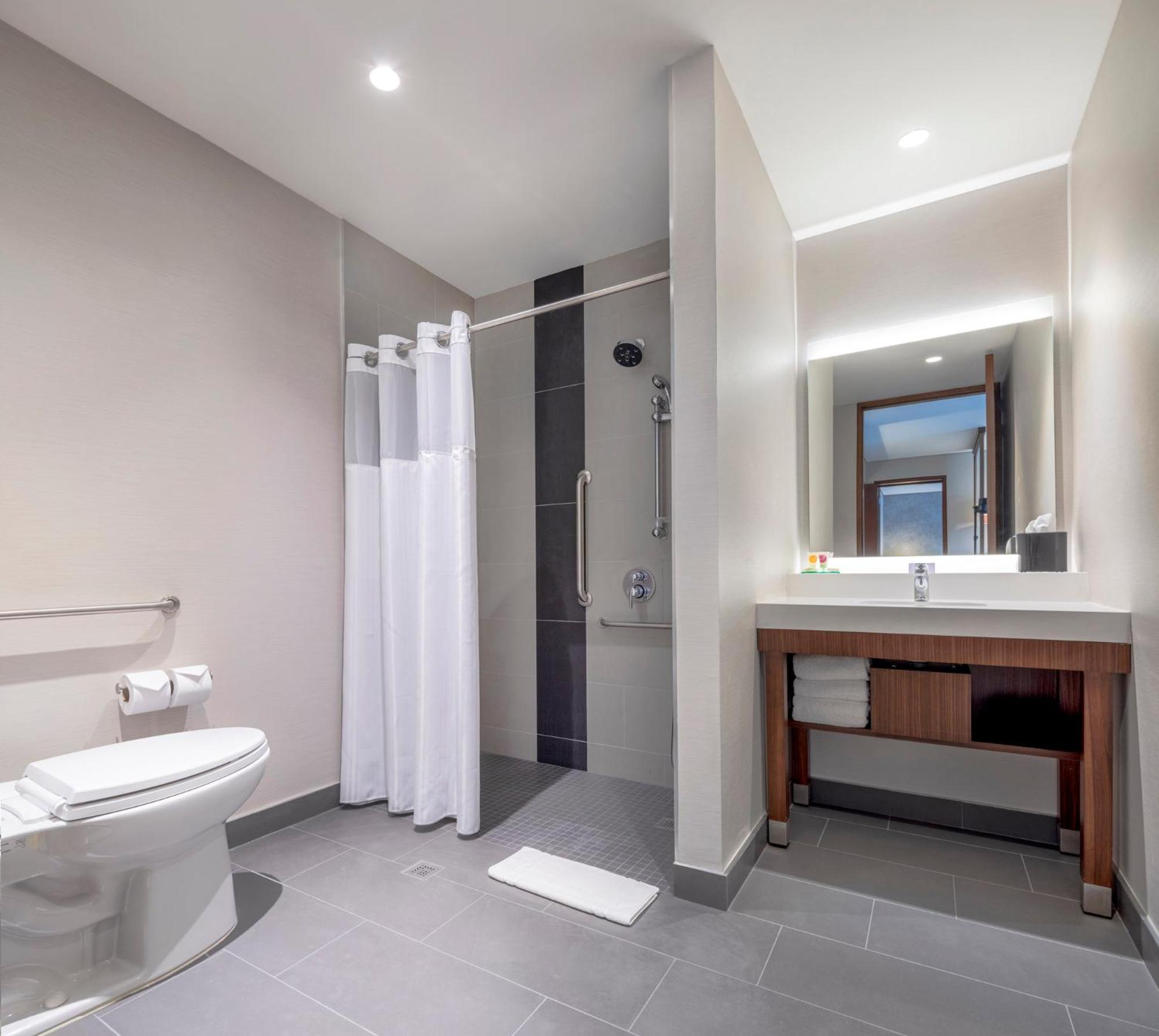 Hyatt Place Convention Center 4*