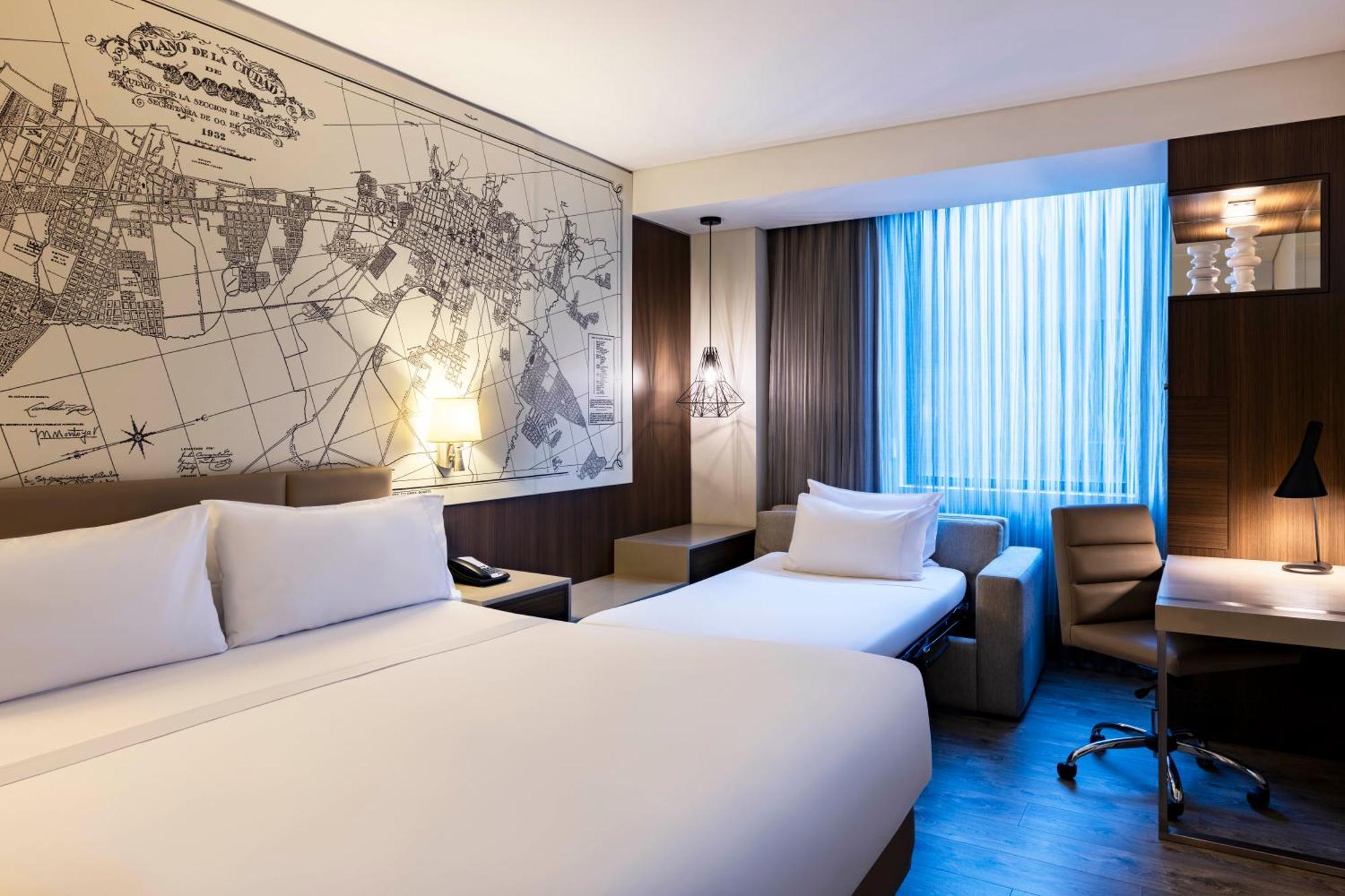 Hotel Courtyard By Marriott Airport