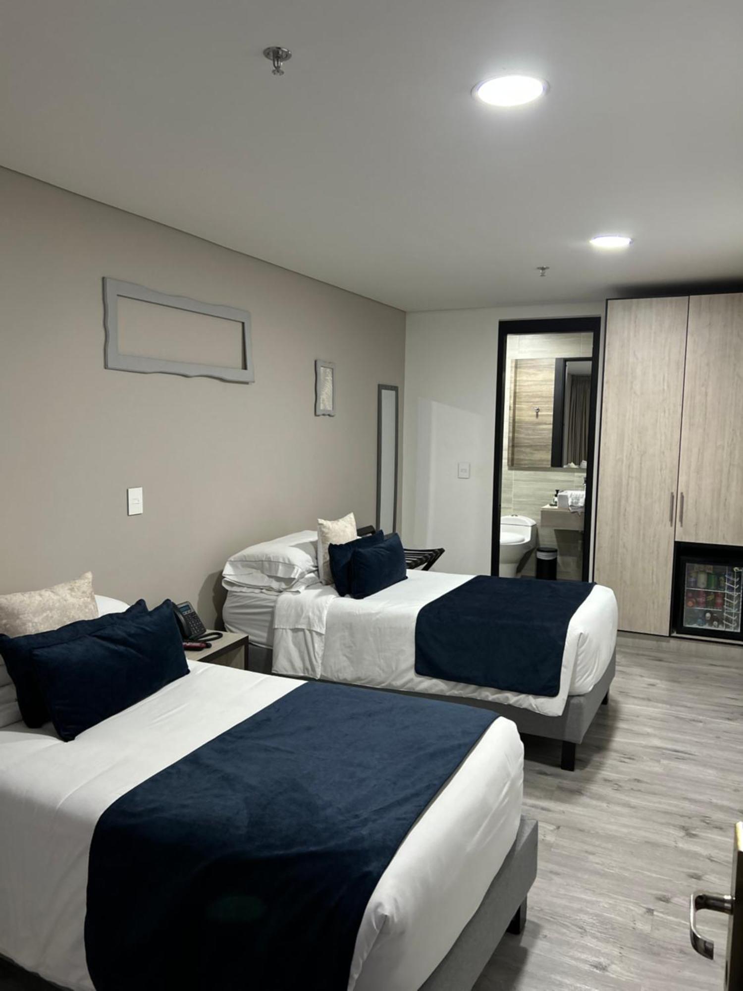 Hotel Wlh Silver Corferias Bogota