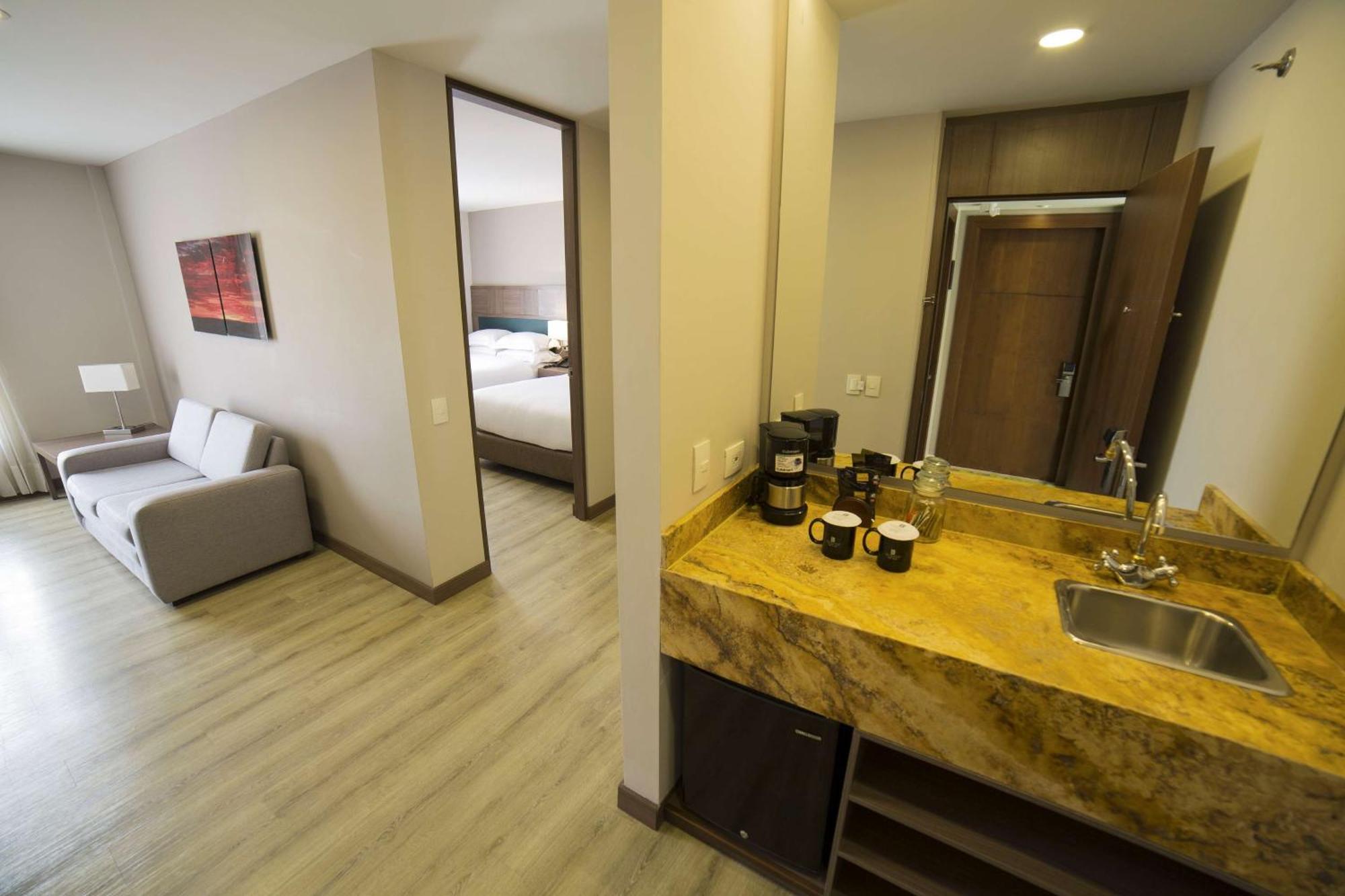Embassy By Hilton - Rosales 5* Bogotá