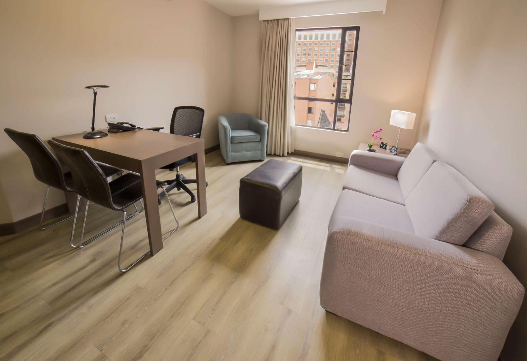 Hotel Embassy By Hilton - Rosales 5*