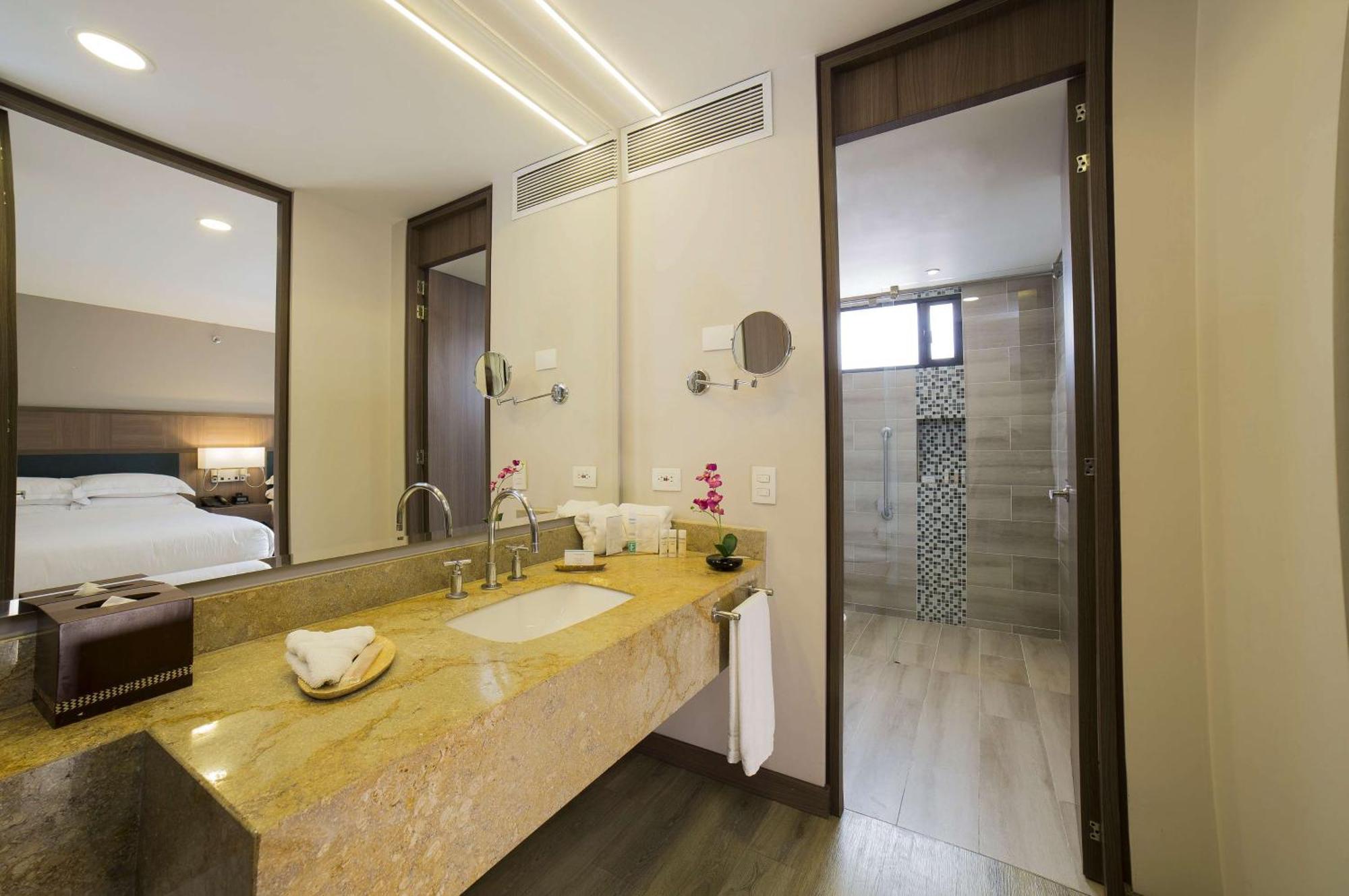Embassy By Hilton - Rosales Hotel 5*