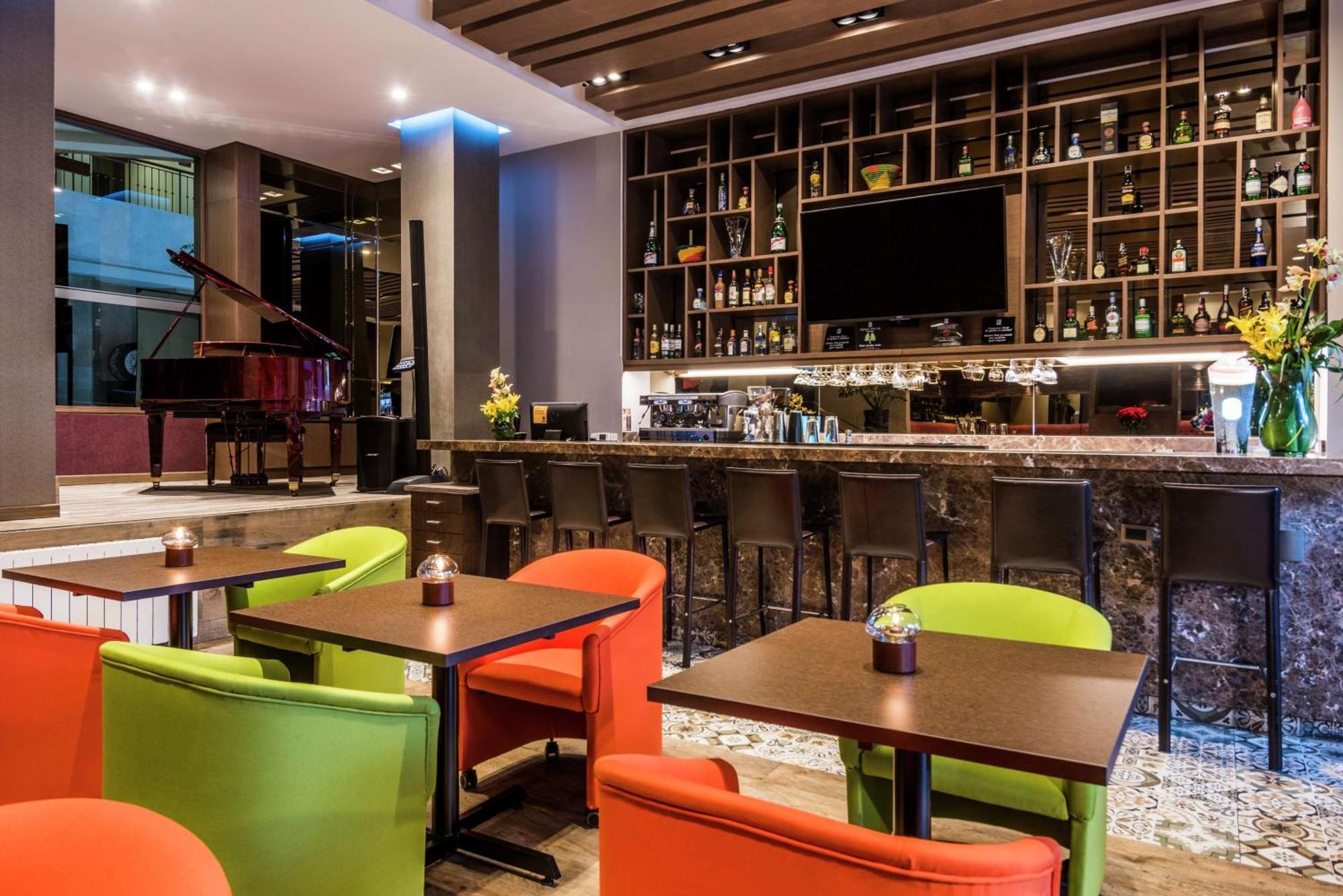 Embassy By Hilton - Rosales 5*