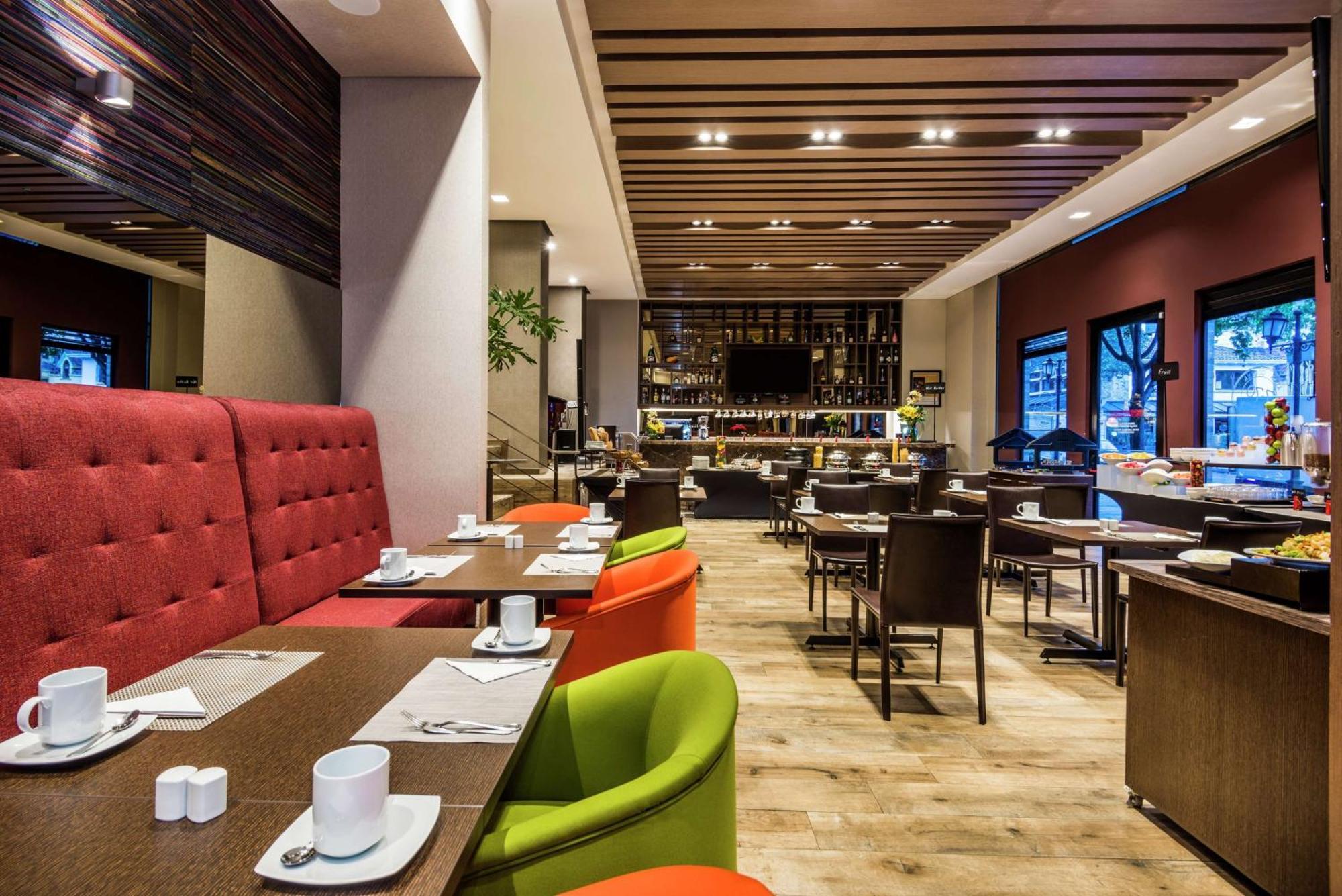 Embassy By Hilton - Rosales
