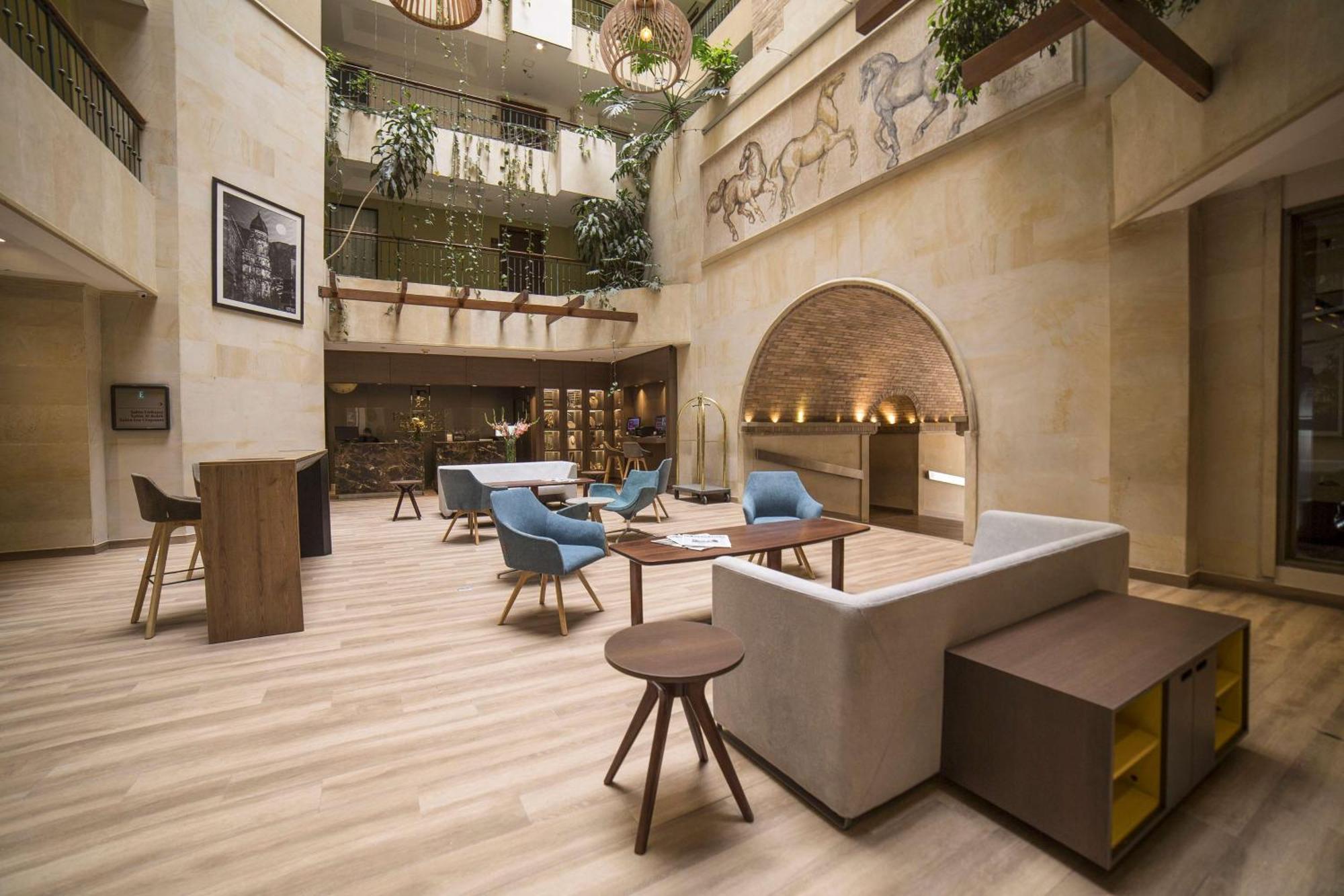 Embassy By Hilton - Rosales Hotel