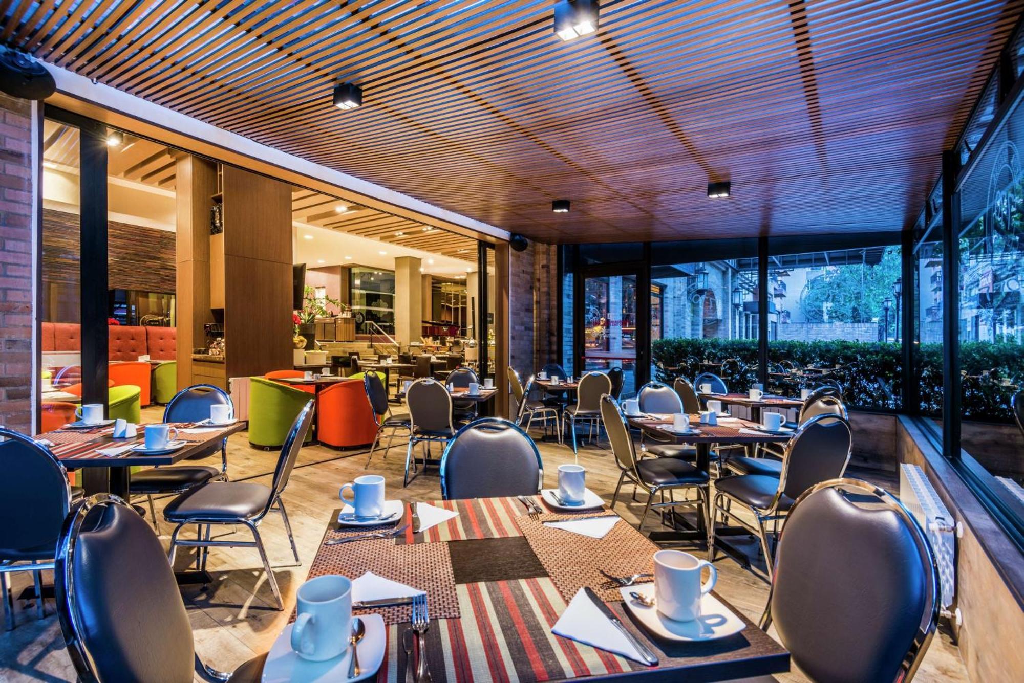 Embassy By Hilton - Rosales 5*