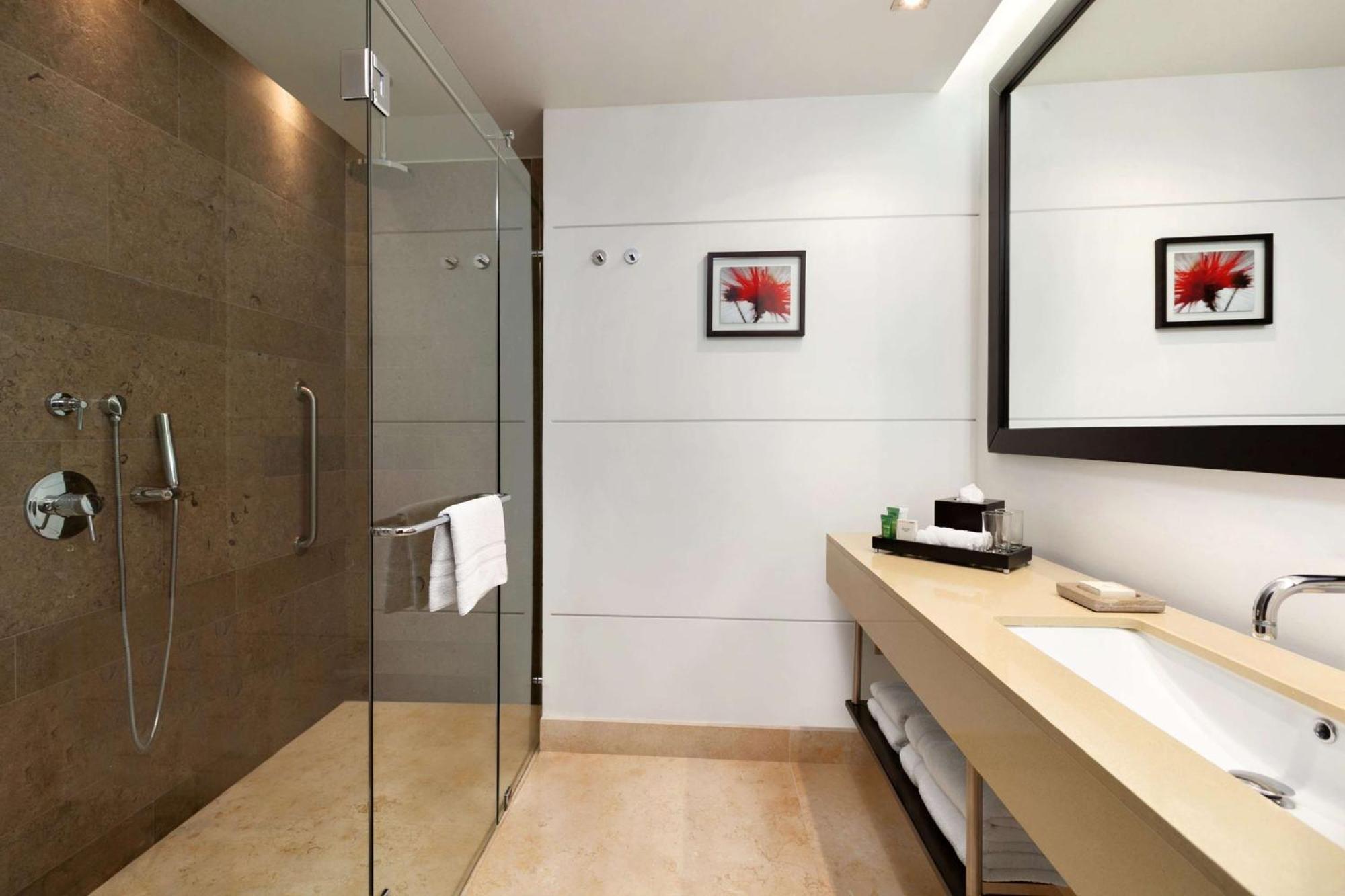 Hilton Hotel 5*
