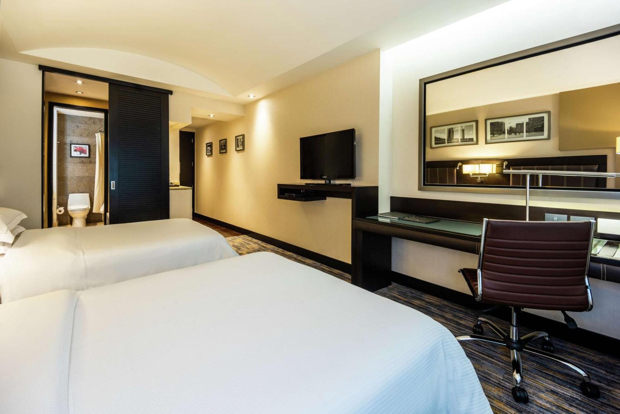 Hilton Hotel 5*