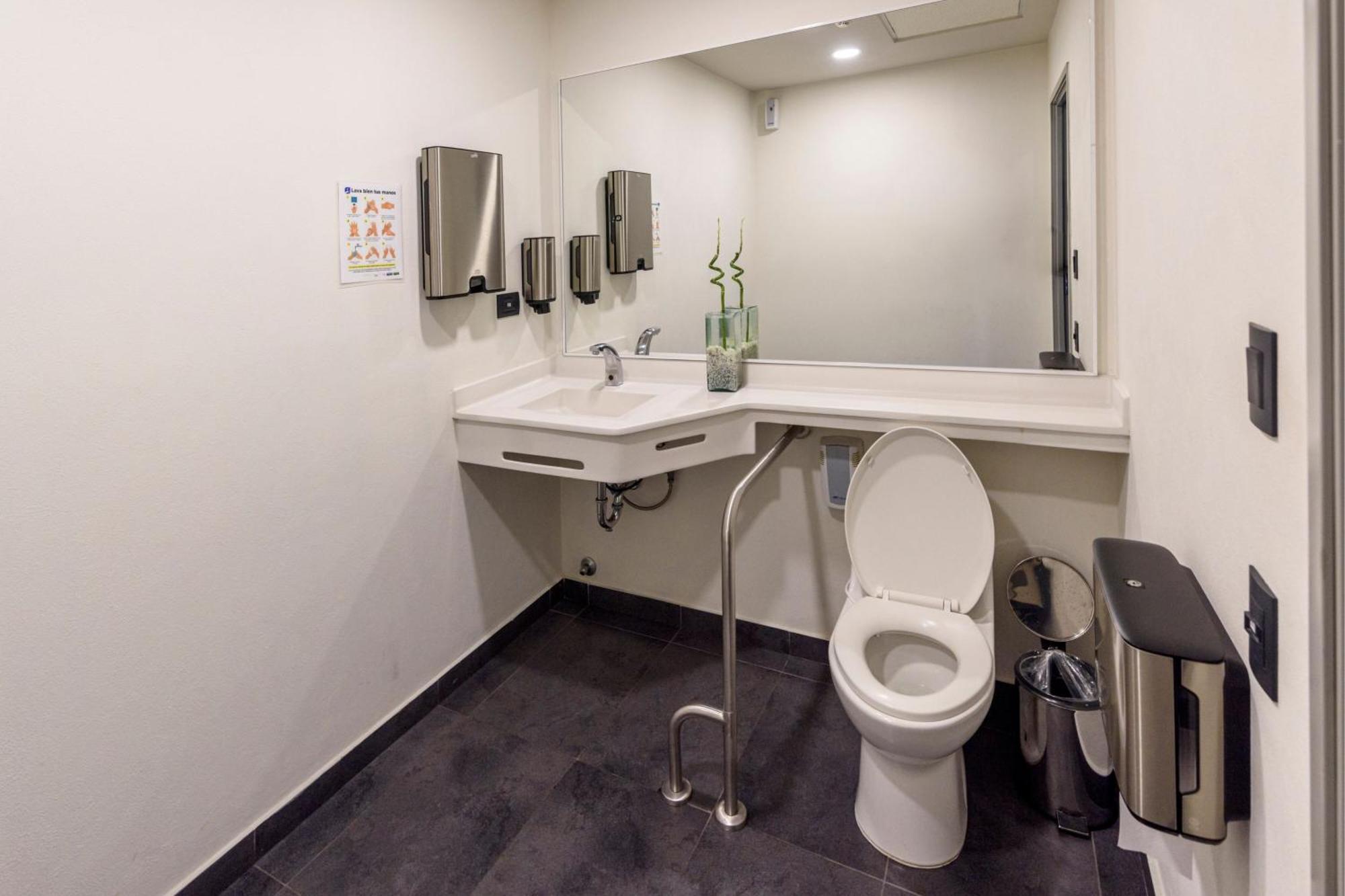 Express Junior By Marriott Aeropuerto 3* Bogota
