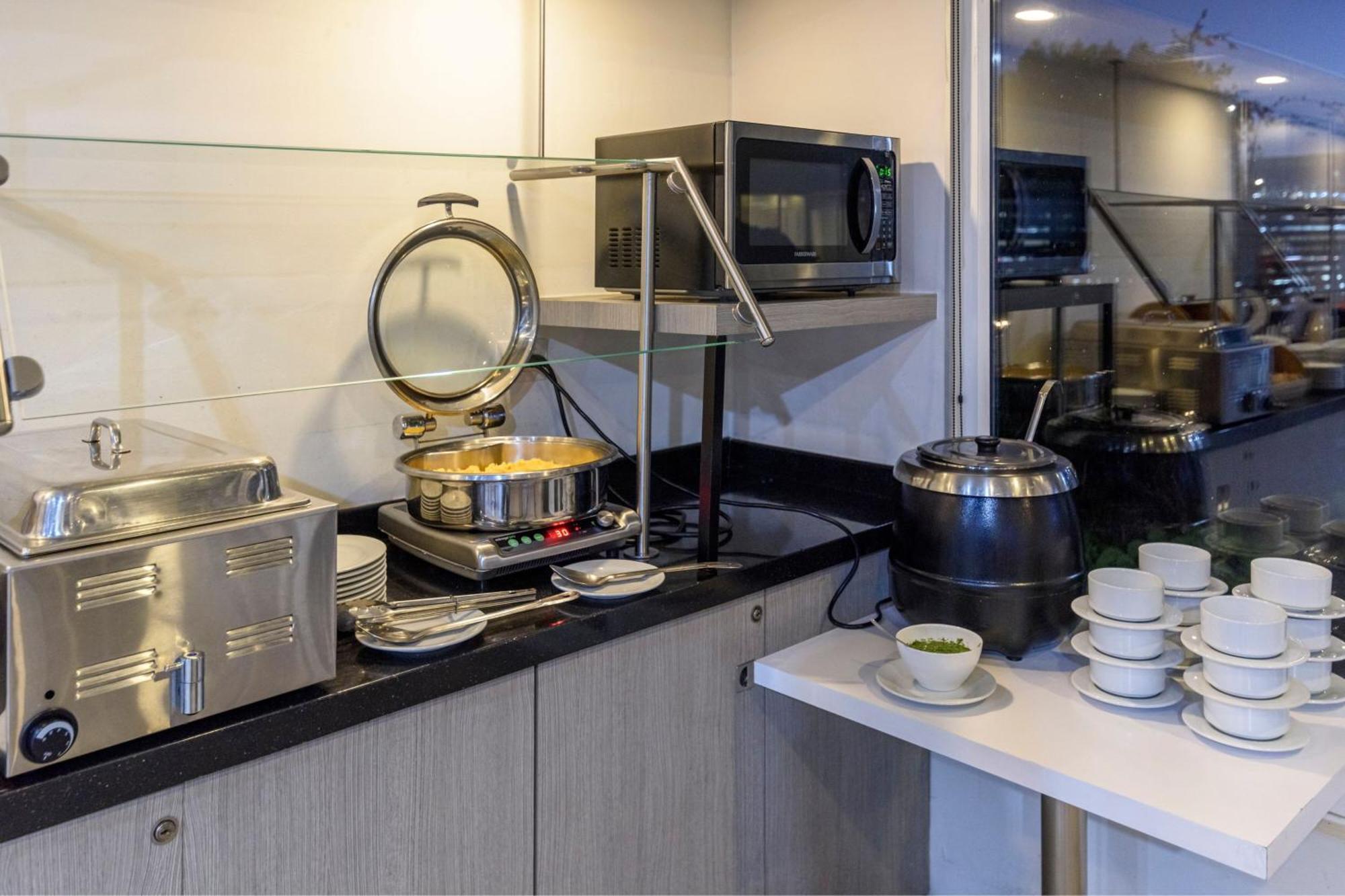 Hotel Express Junior By Marriott Aeropuerto Bogota
