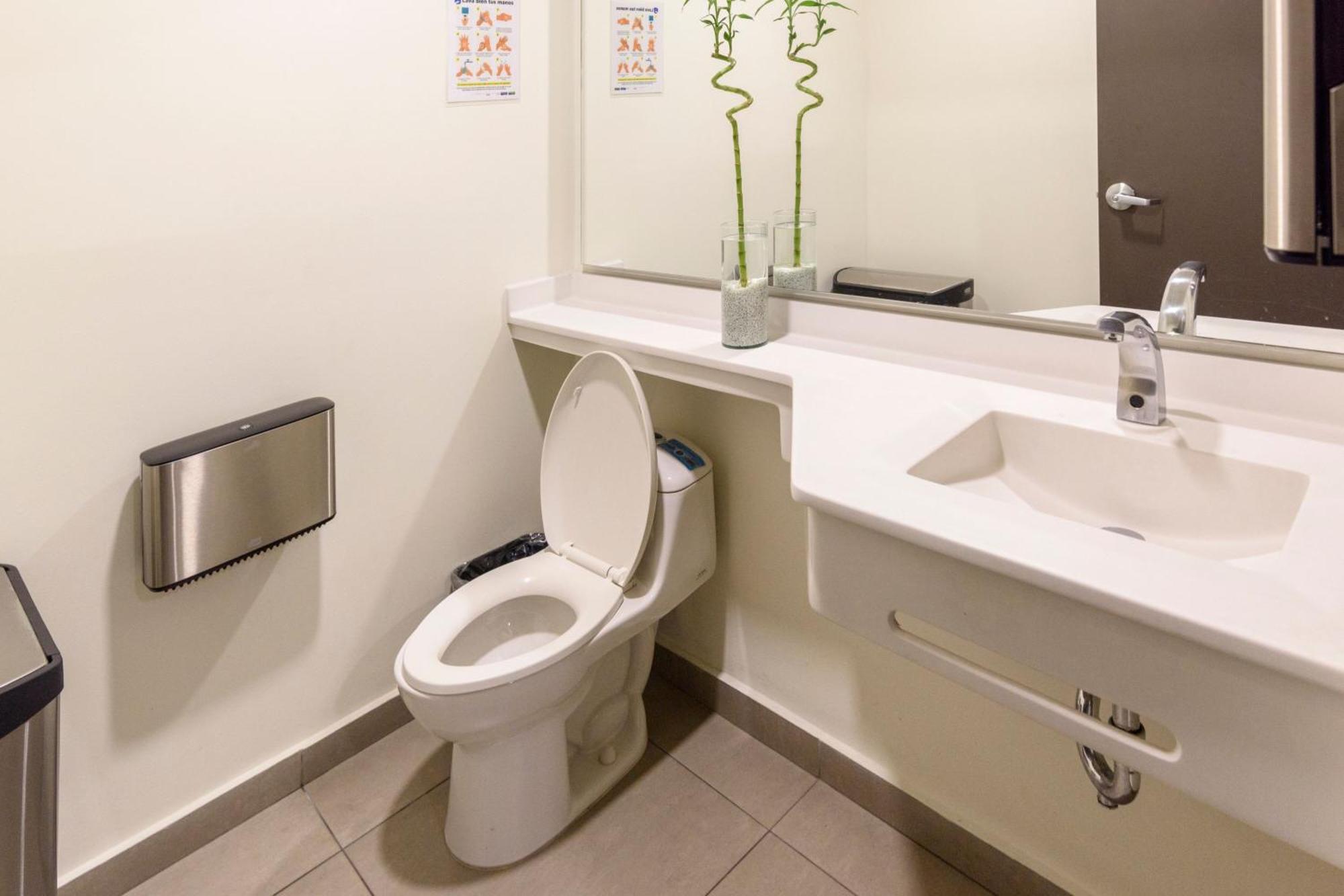 Express Junior By Marriott Aeropuerto 3* Bogota