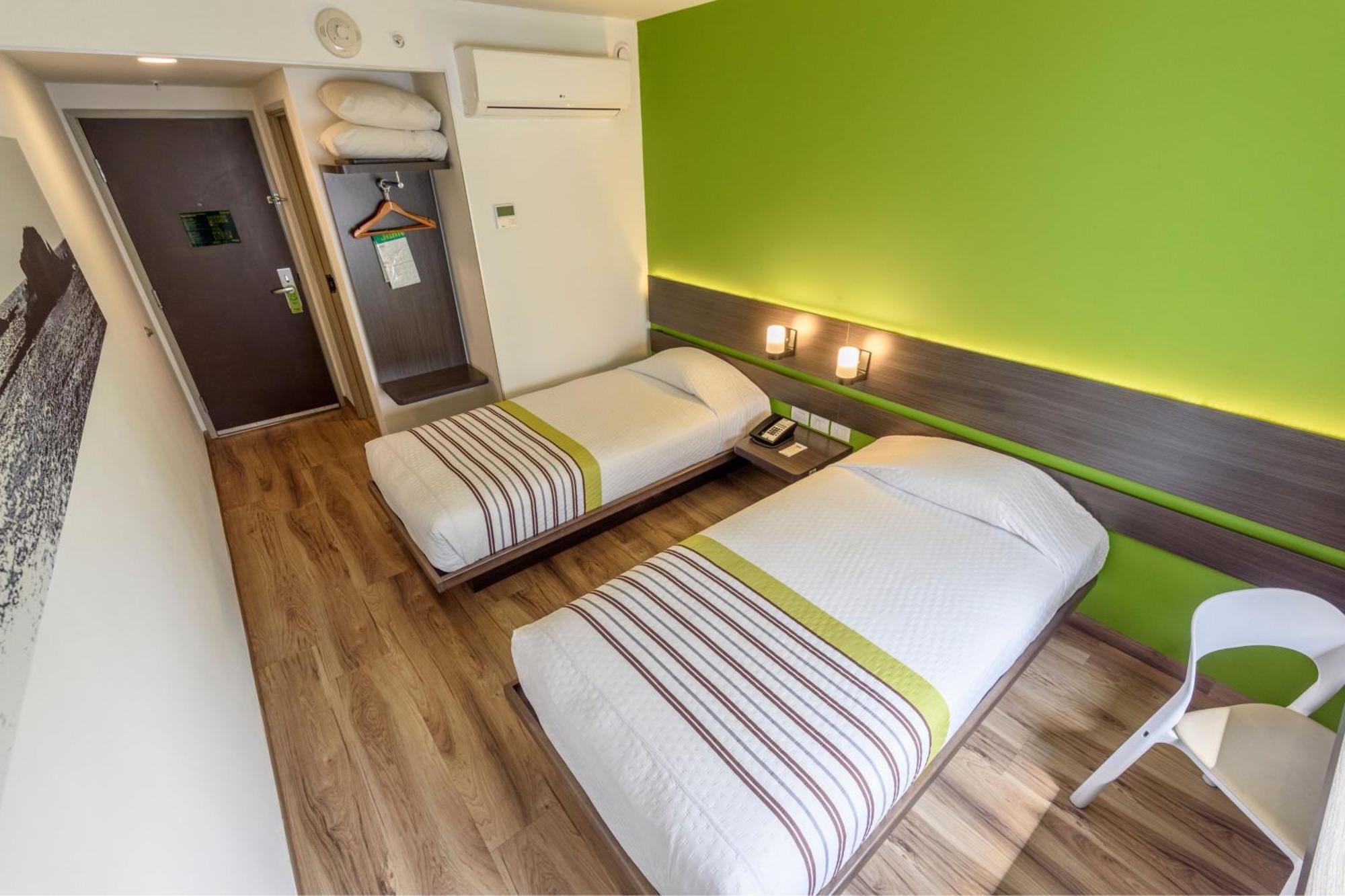 Hotel Express Junior By Marriott Aeropuerto Bogota