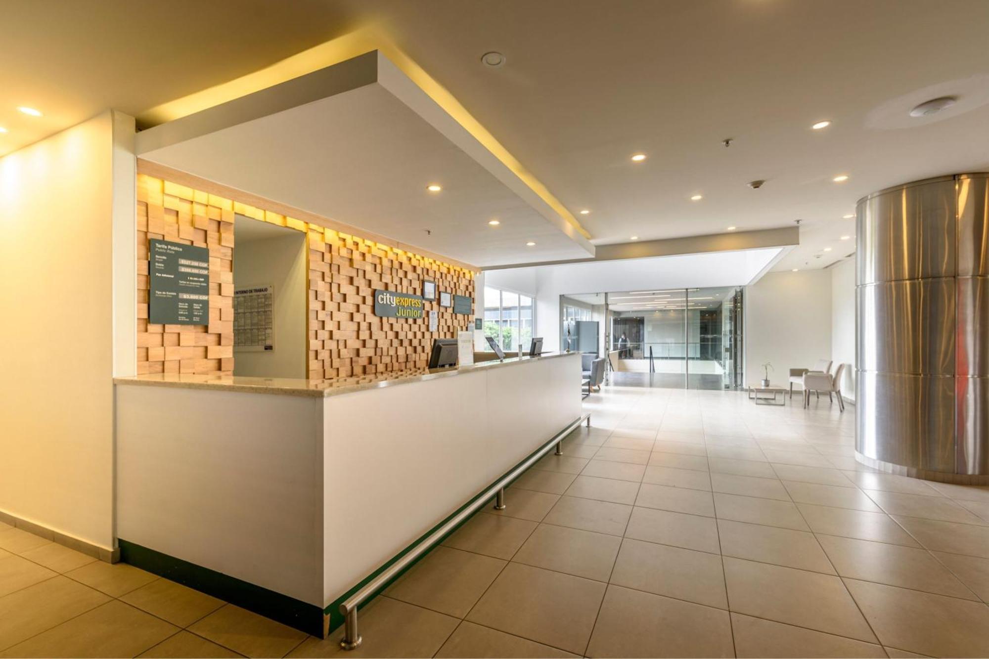 Express Junior By Marriott Aeropuerto 3* Bogota