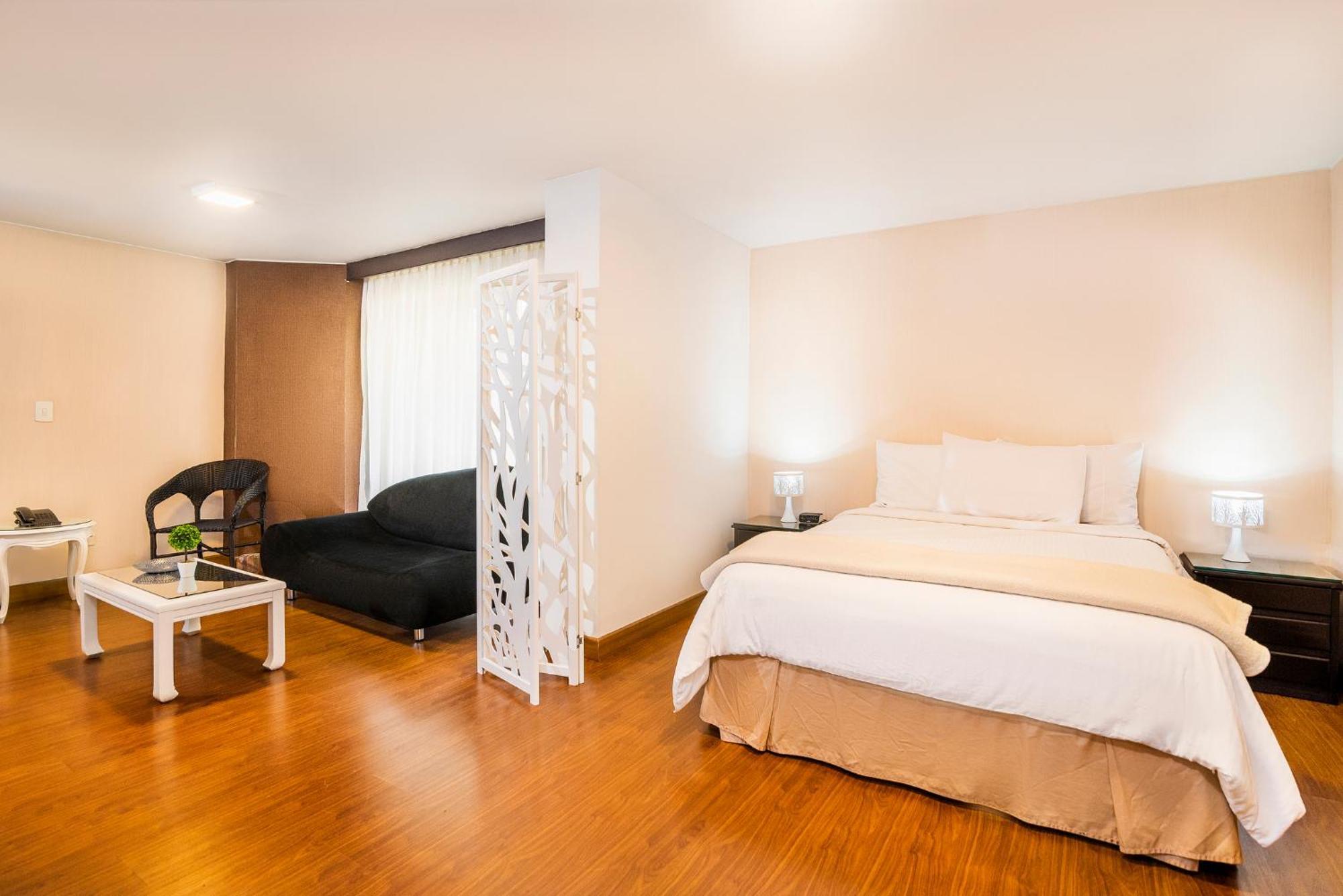 Lloyds Apartasuites Parque 93 4* Bogota