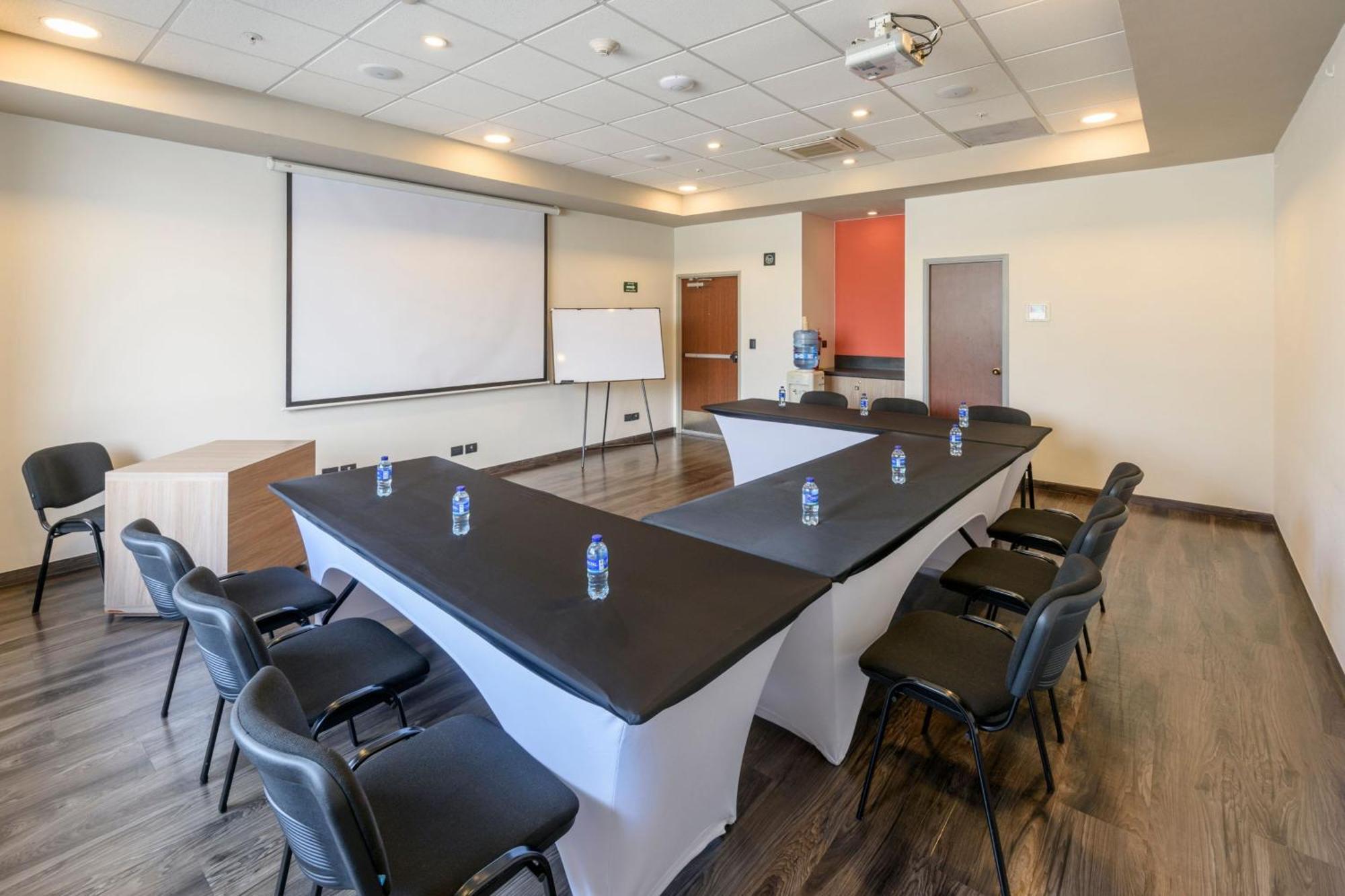 Express Junior By Marriott Aeropuerto 3*