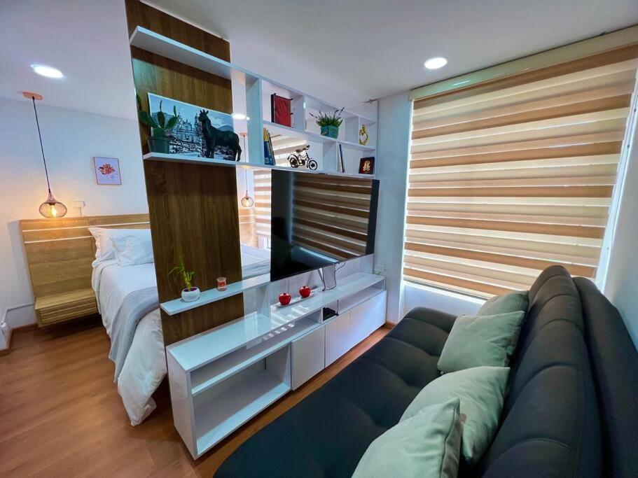 Apartment Downtown, Candelaria Loft, Monserrate View! Bogota
