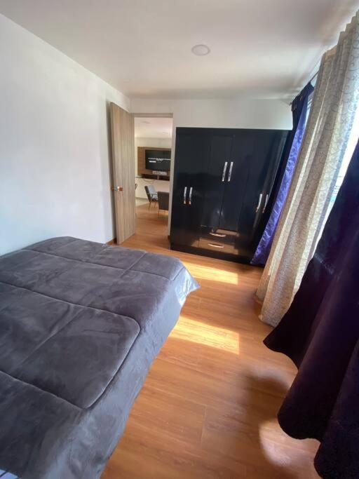 Apartment En Quinto Piso Todo *