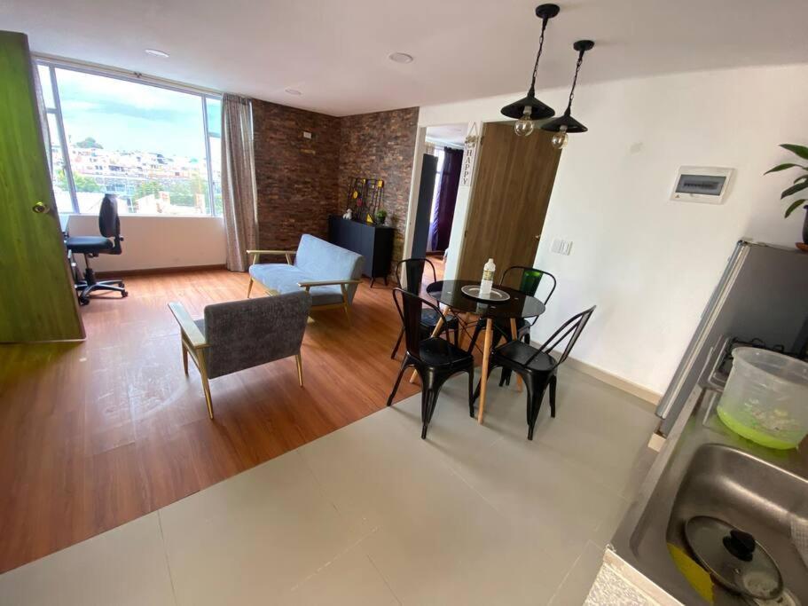 Apartment En Quinto Piso Todo *