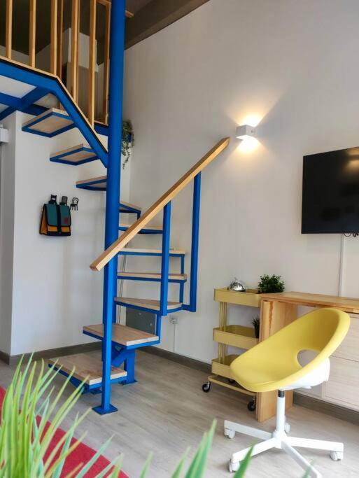 Rainbow Loft Apartment *