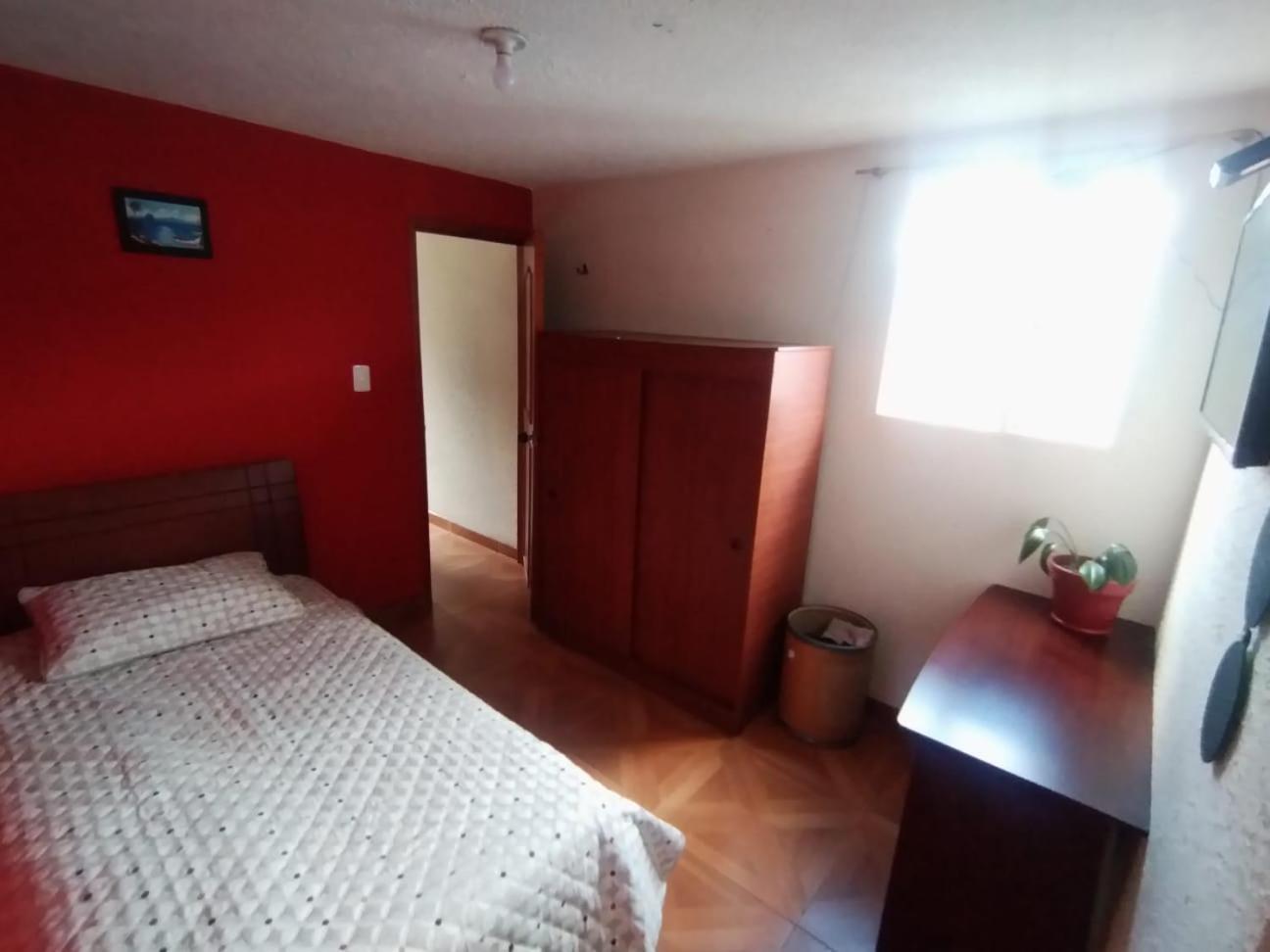 Linda Cerca Al Aeropuerto Homestay *