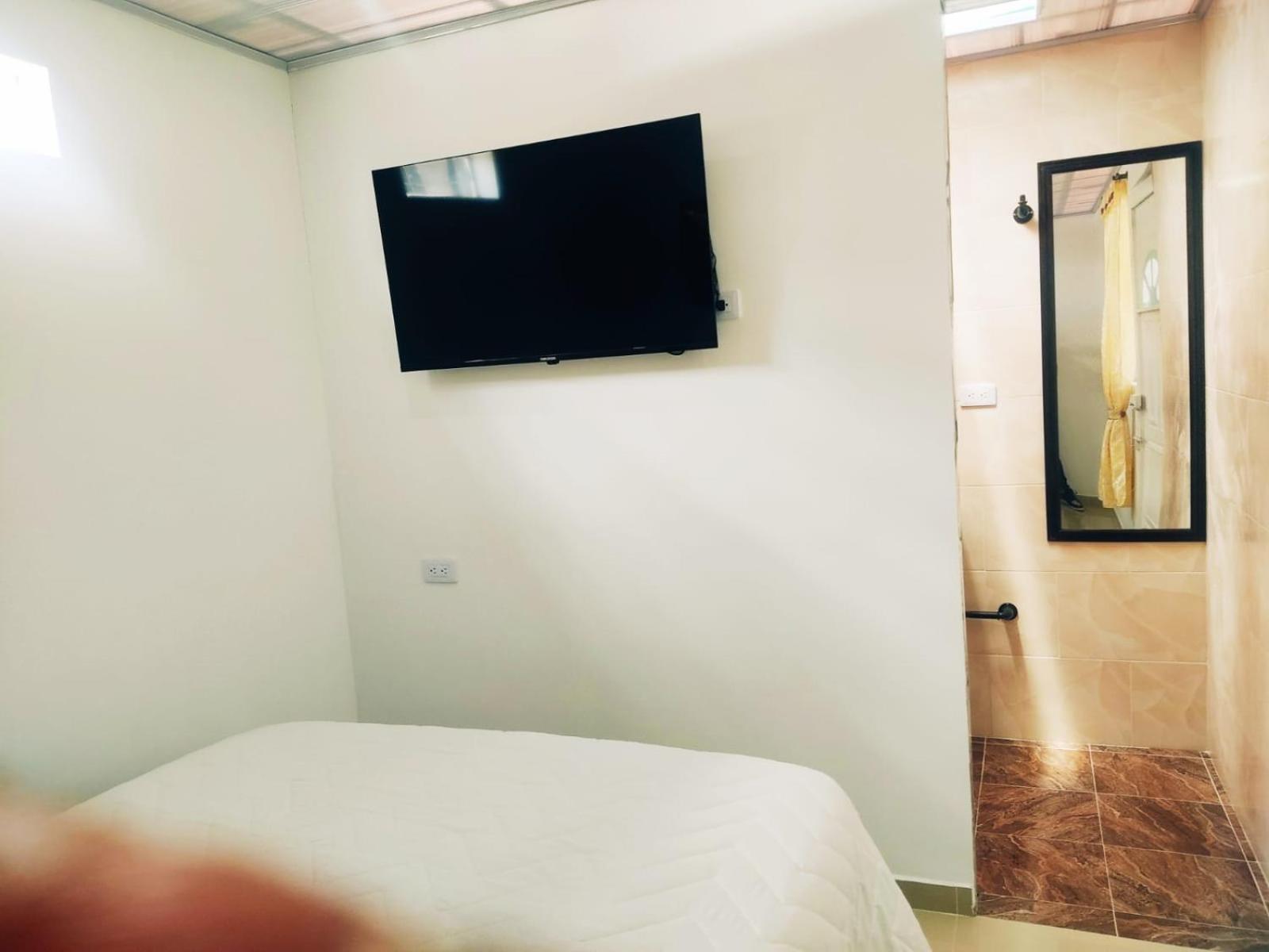 Guest house Con Bano Privado 2 *