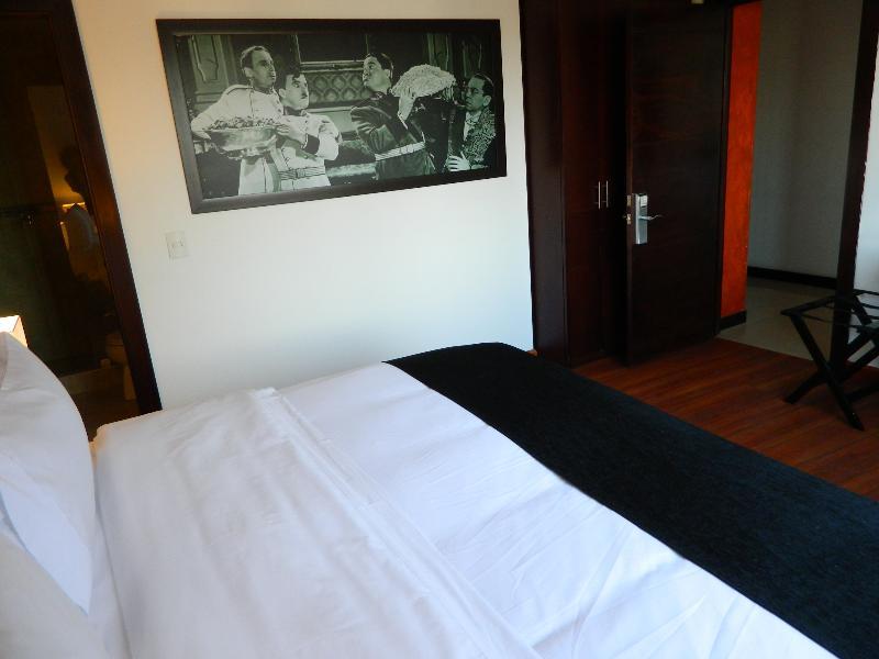 Hotel Charlotte Plaza 26