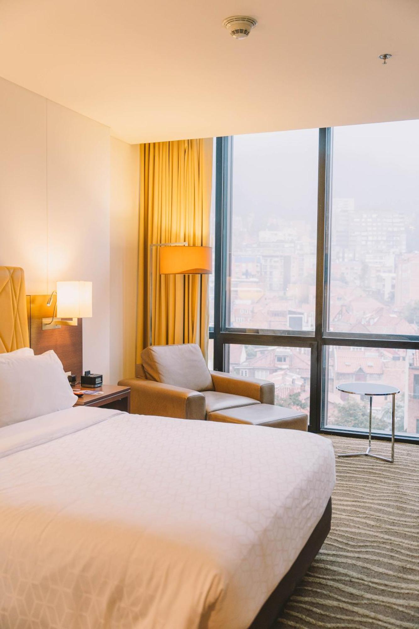 Express & Zona Financiera By Ihg Bogota