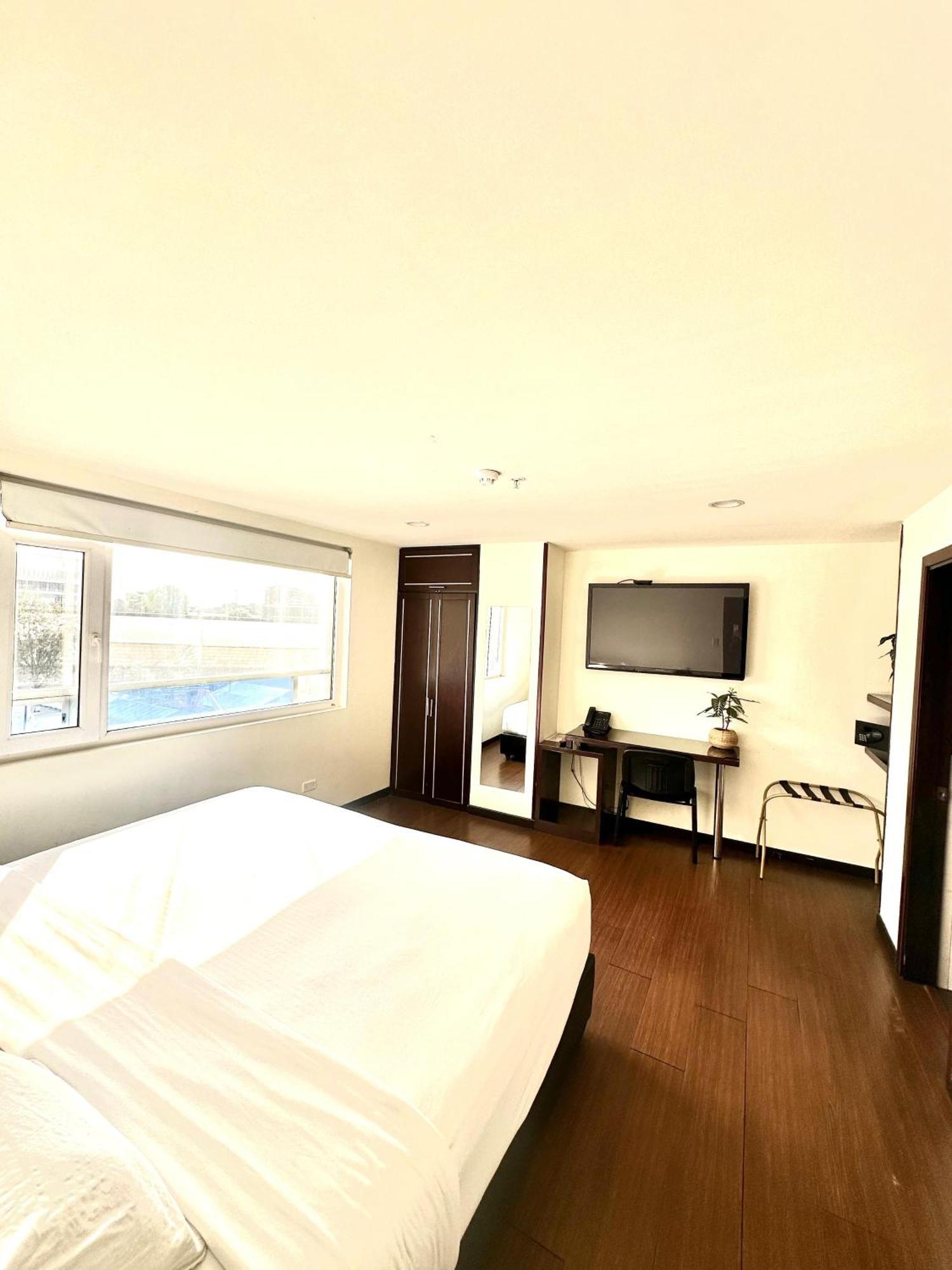 Sheridan Bogota