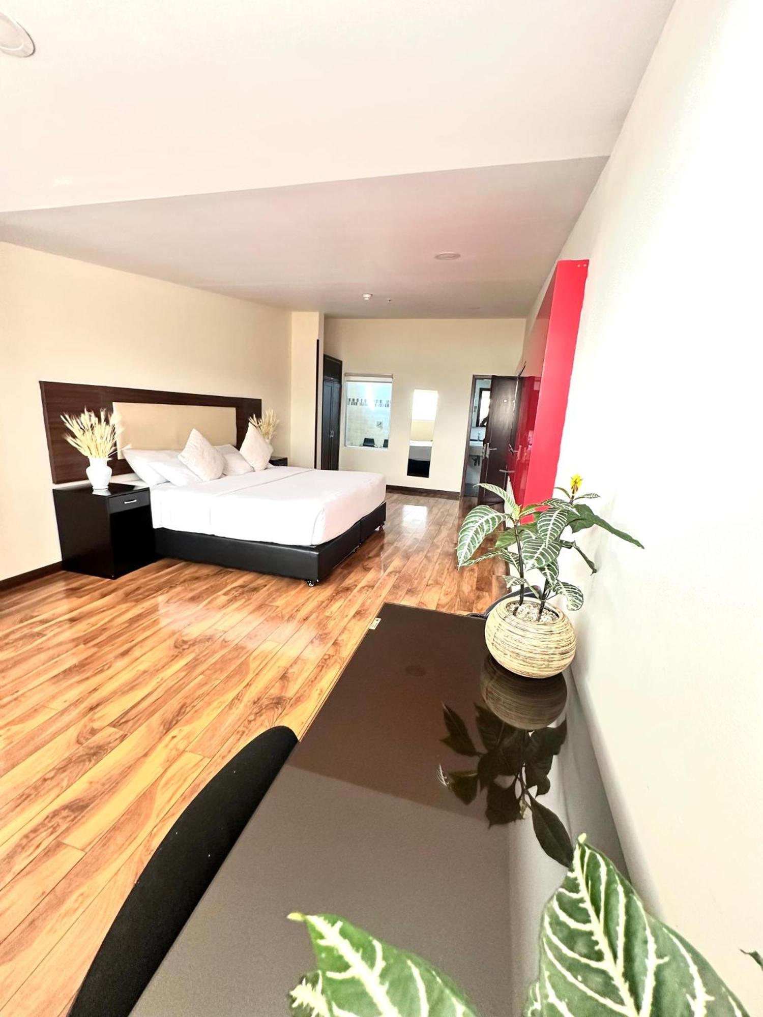 Sheridan Hotel 3*